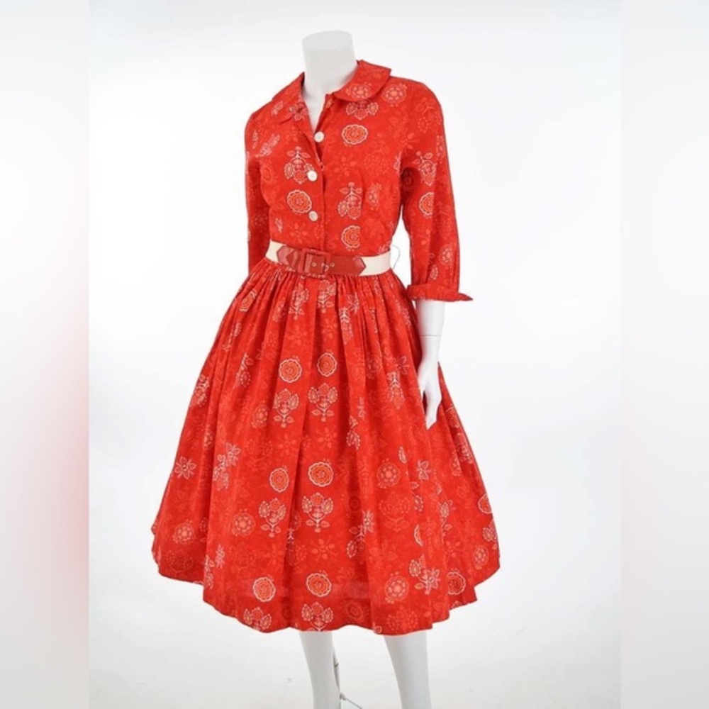 DRESSES